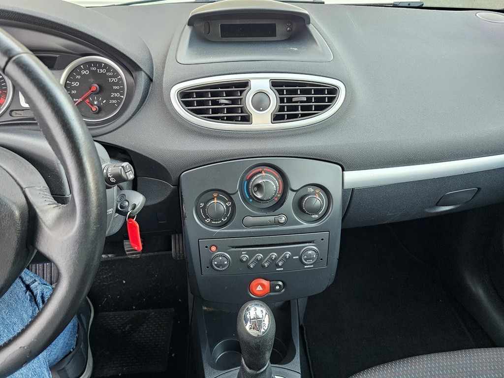 renault-clio-2009-gasolina-1149cc