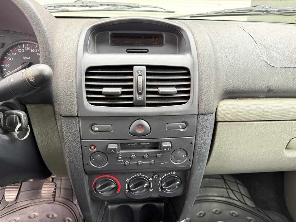 renault-clio-2001-gasolina-1149cc
