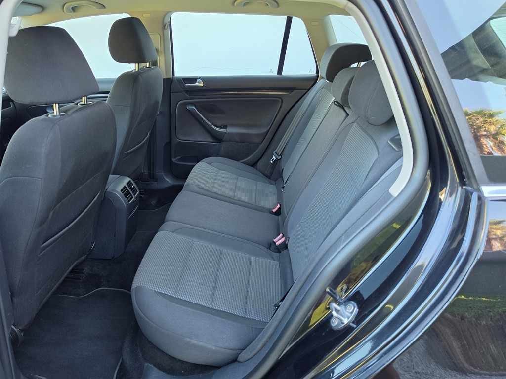 volkswagen-golf-variant-2010-diesel-1598cc