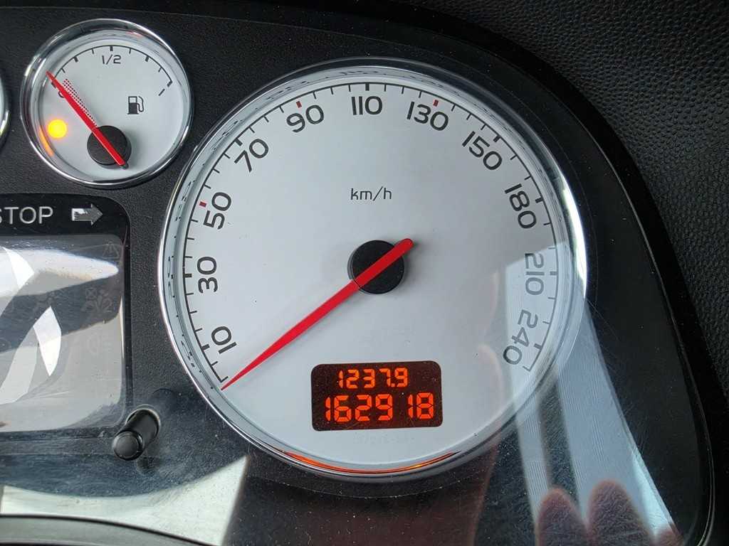 peugeot-307-sw-2005-diesel-1560cc