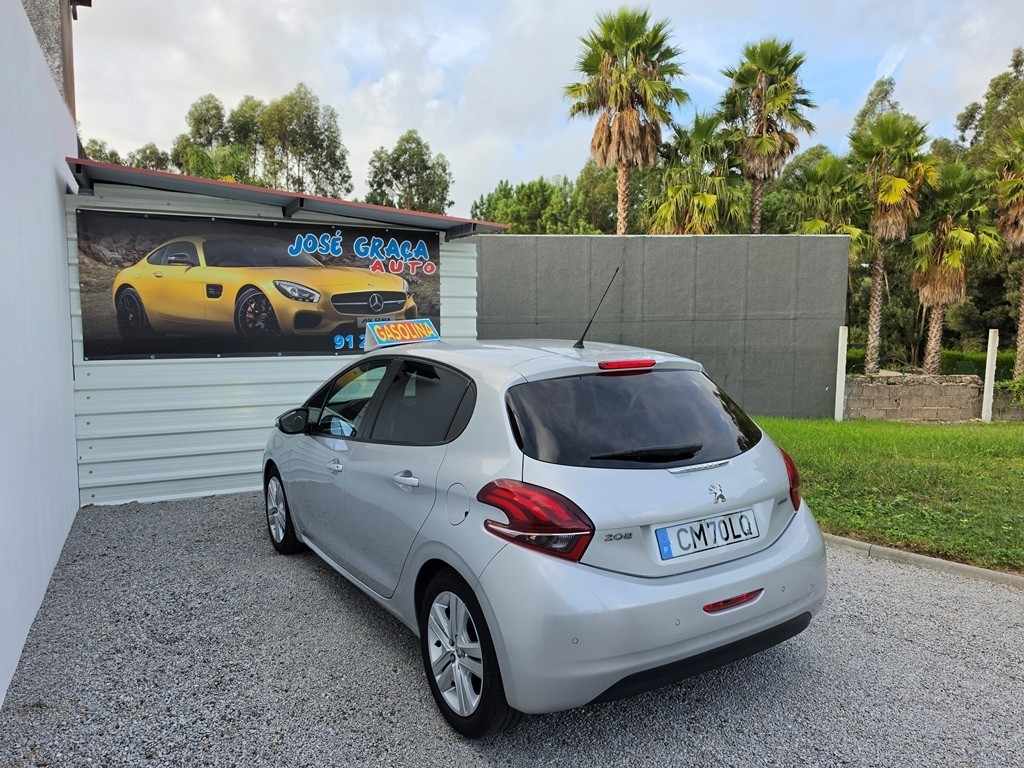 peugeot-208-2017-gasolina-1199cc