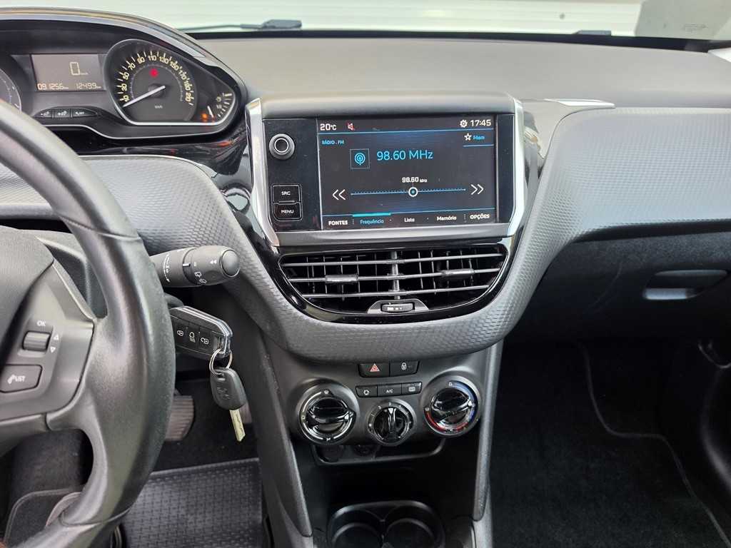 peugeot-208-2017-gasolina-1199cc