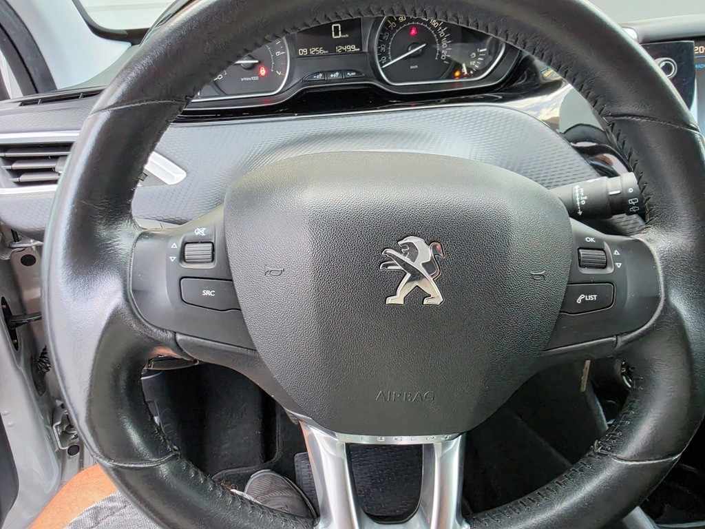 peugeot-208-2017-gasolina-1199cc