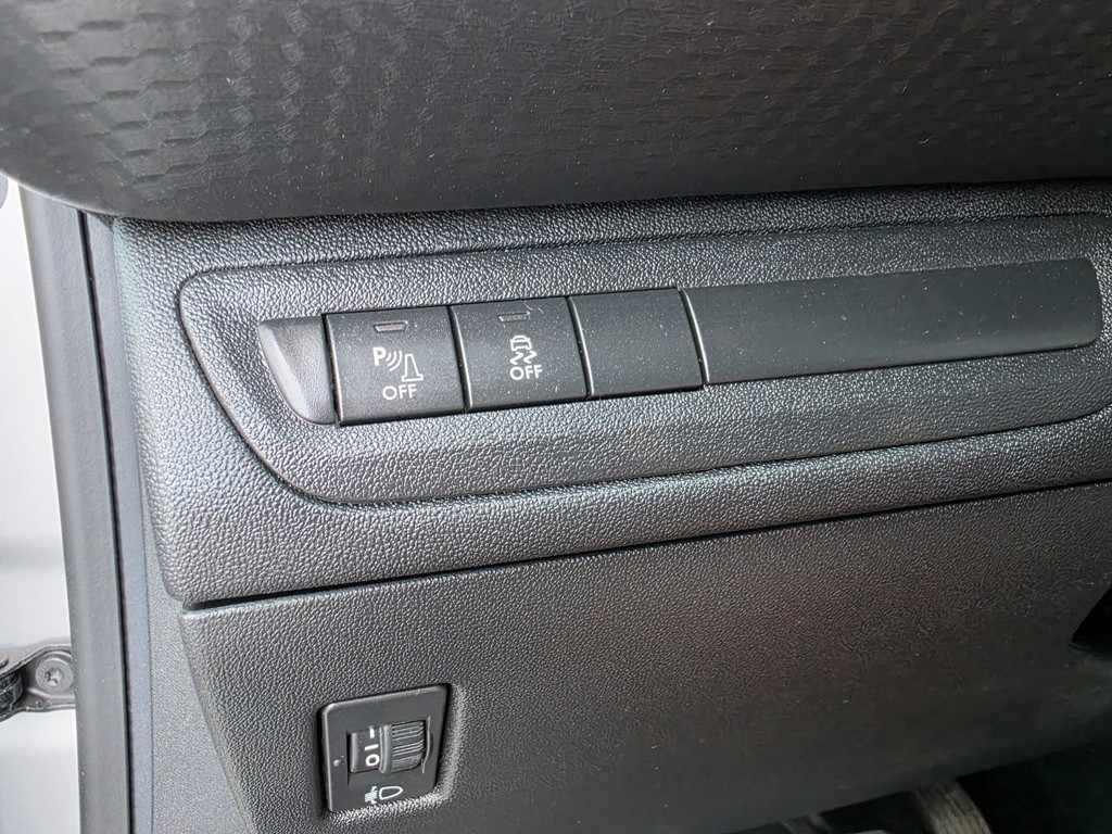 peugeot-208-2017-gasolina-1199cc