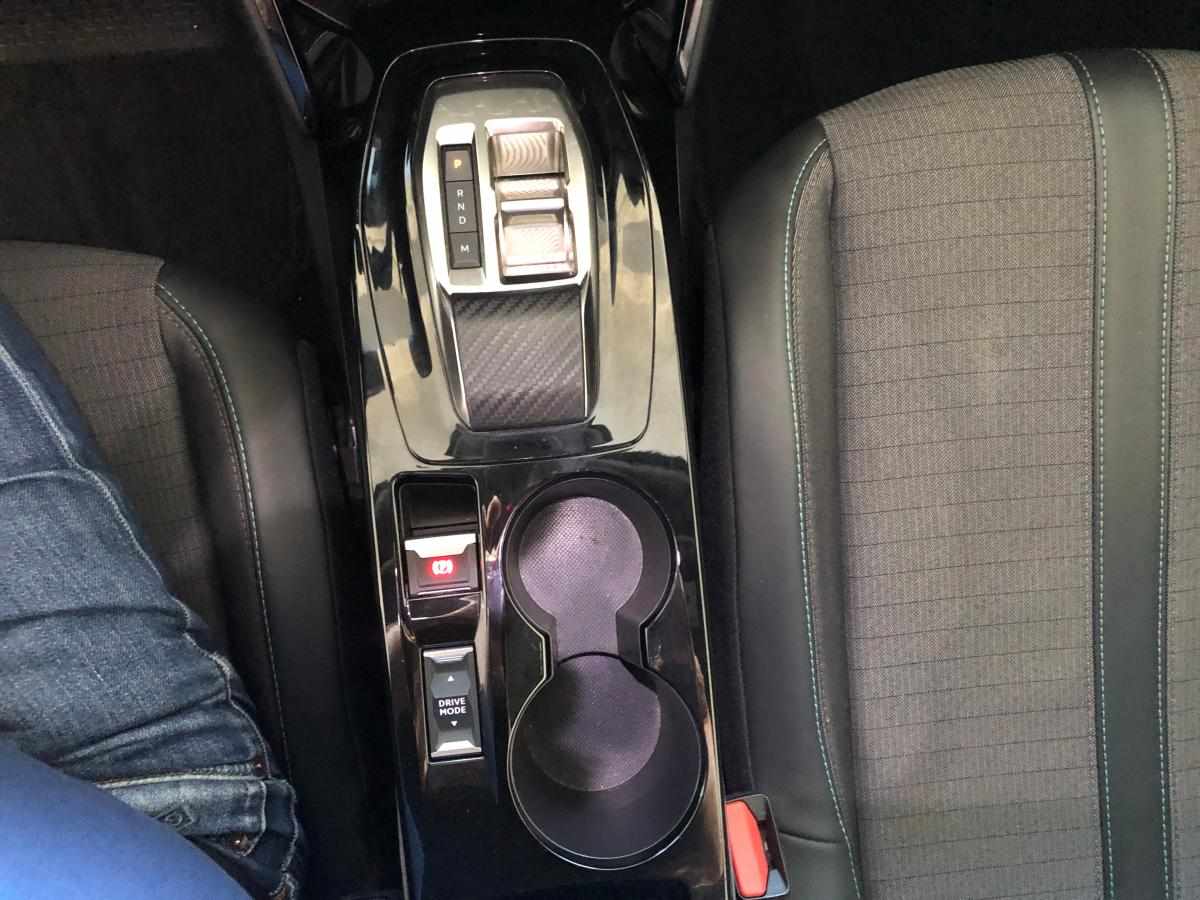 peugeot-2008-1-2-puretech-2023-gasolina-1199cc