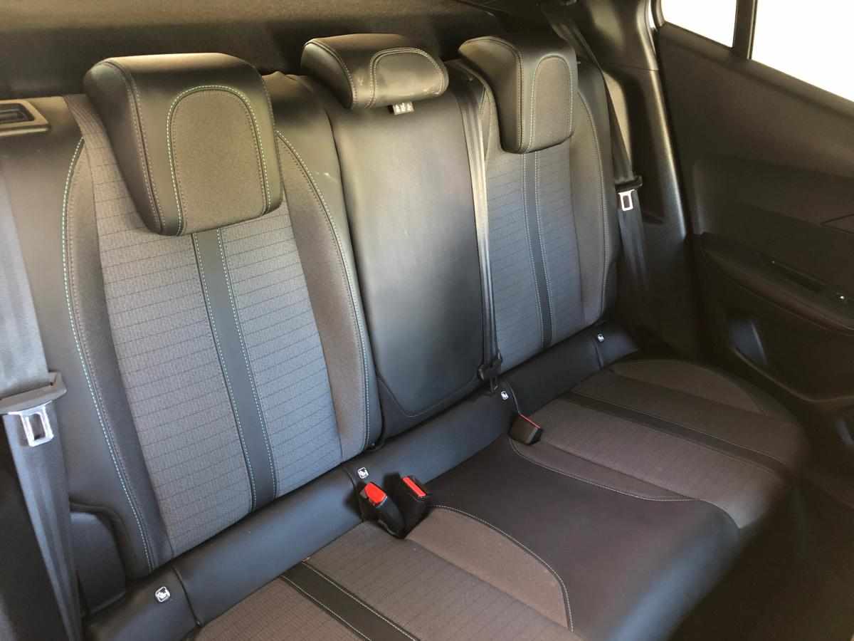 peugeot-2008-1-2-puretech-2023-gasolina-1199cc