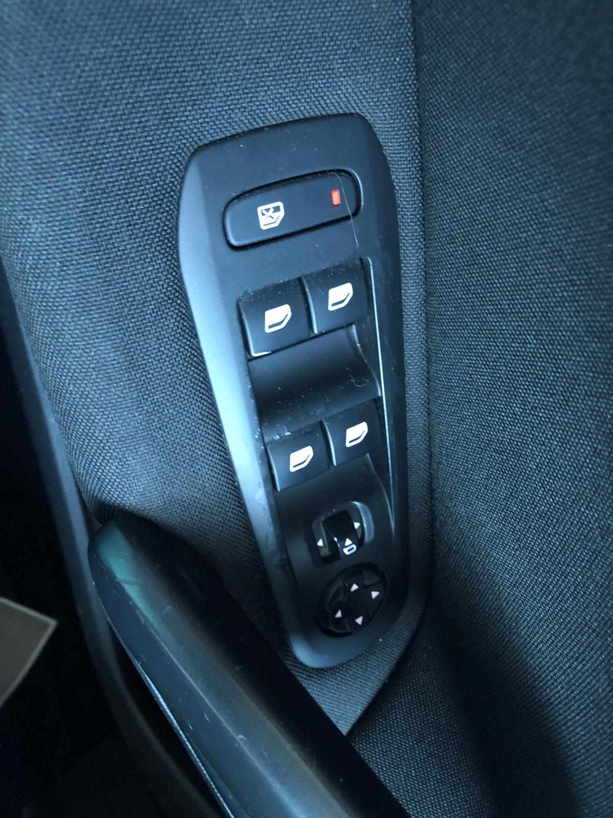 peugeot-308-1-6-e-hdi-fap-2014-diesel-1560cc