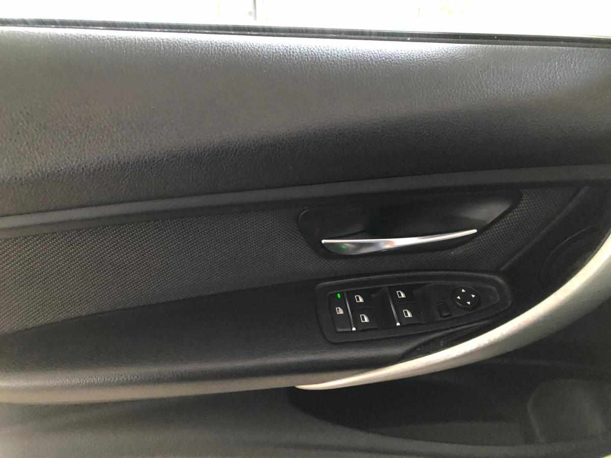 bmw-serie-3-318d-touring-2015-diesel-1995cc