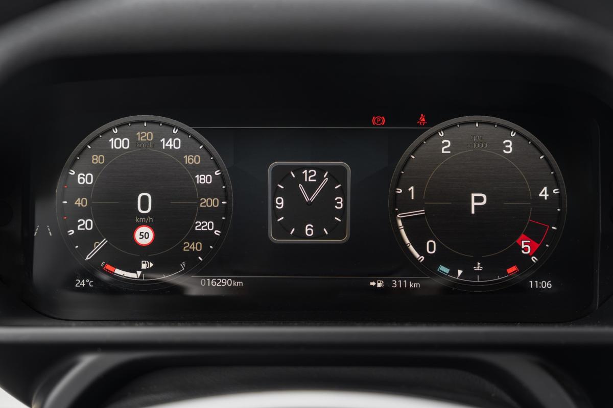 land-rover-defender-2024-diesel-2997cc
