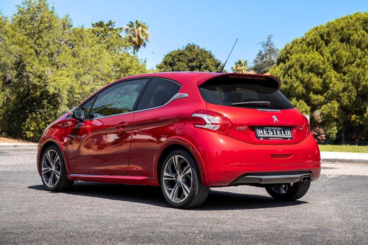 peugeot-208-2013-gasolina-1598cc