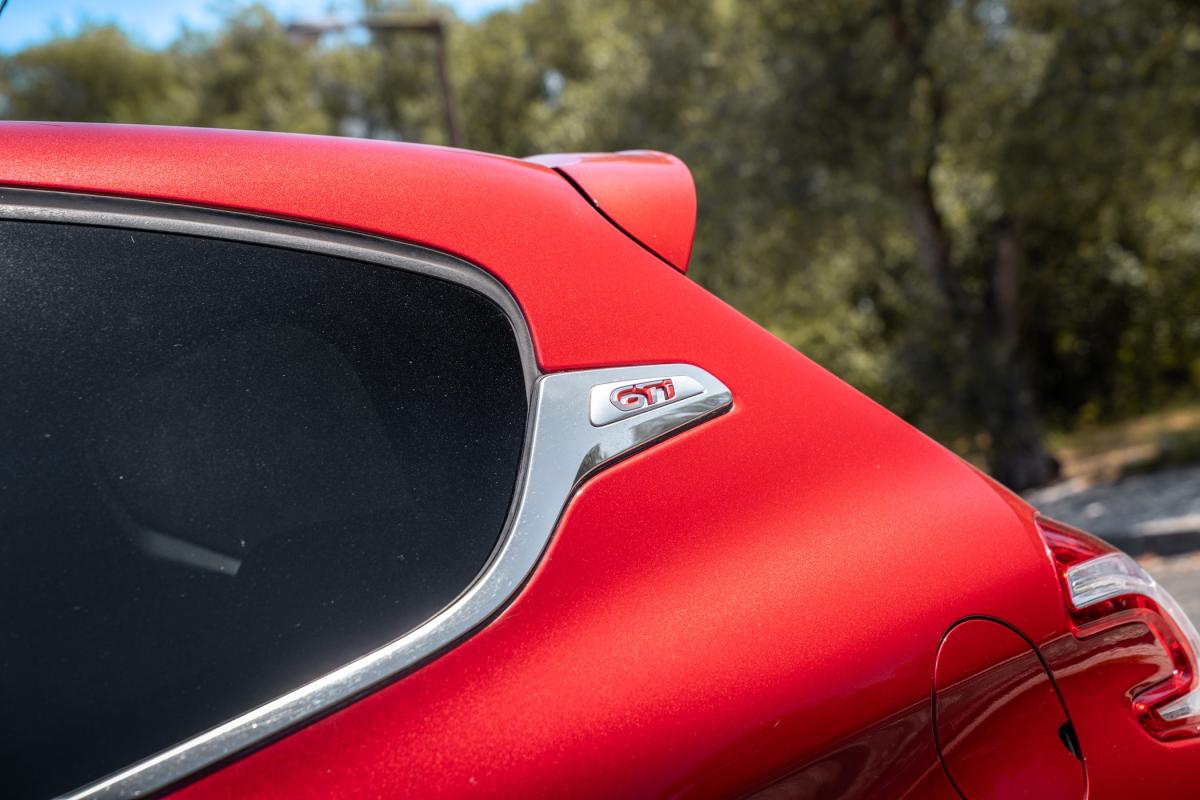 peugeot-208-2013-gasolina-1598cc