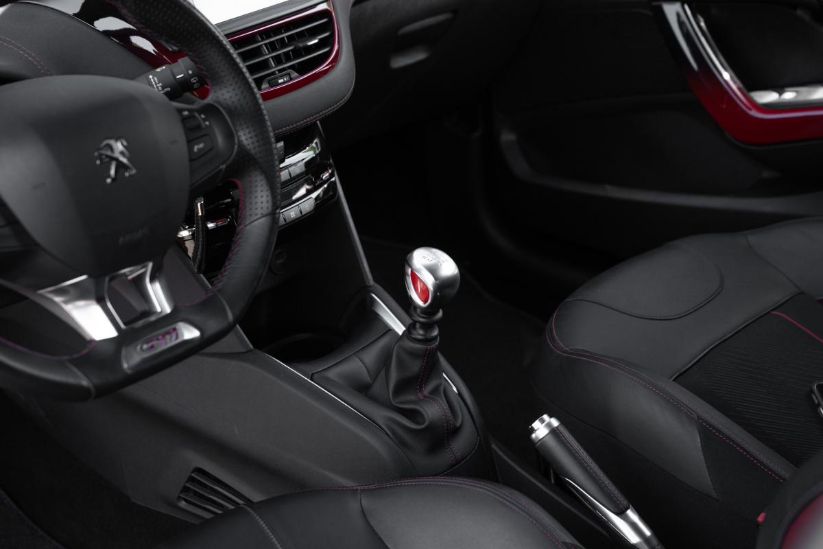 peugeot-208-2013-gasolina-1598cc