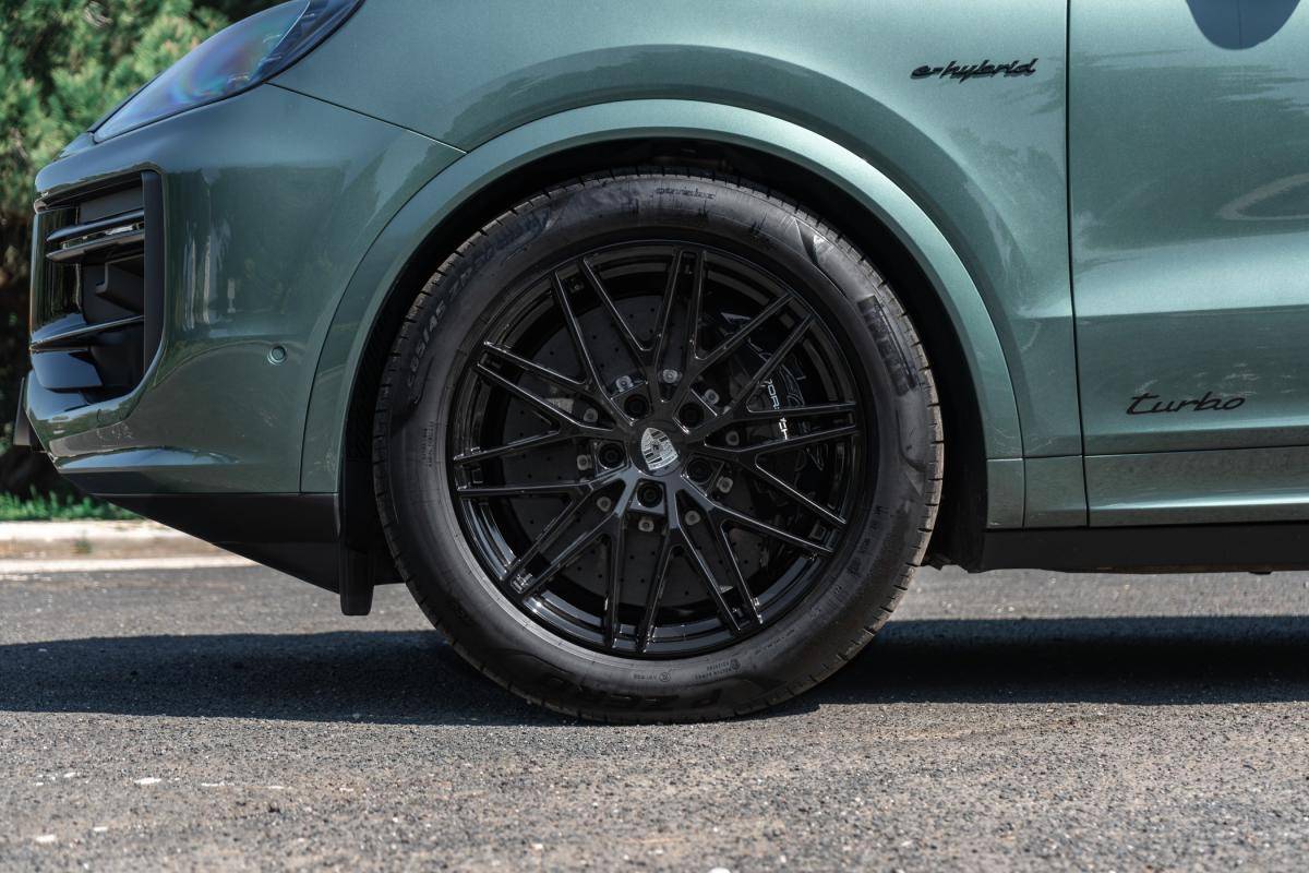 porsche-cayenne-2025-hibrido-a-diesel-3996cc