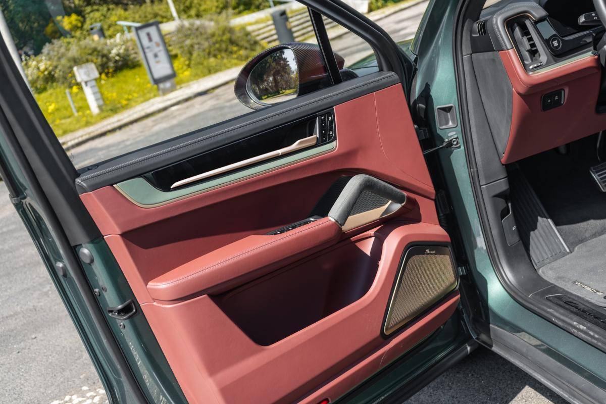 porsche-cayenne-2025-hibrido-a-diesel-3996cc