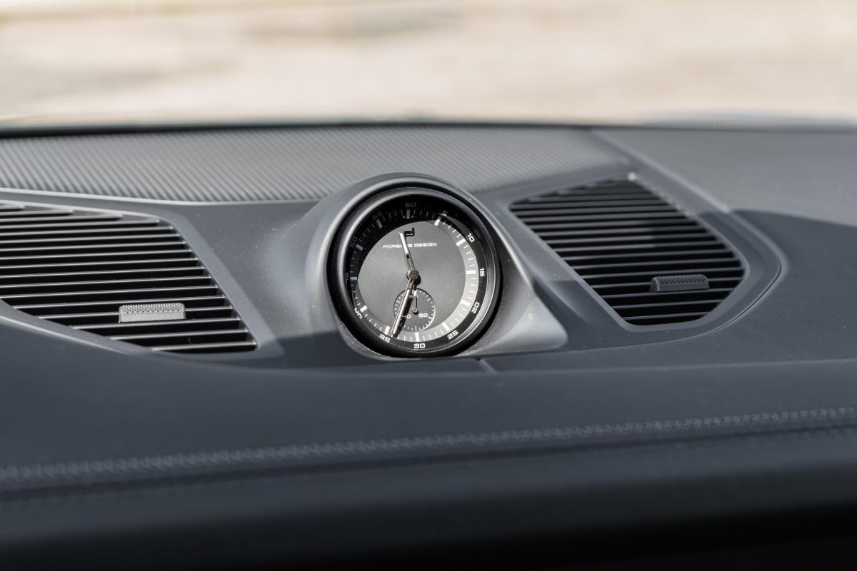 porsche-cayenne-2025-hibrido-a-diesel-3996cc