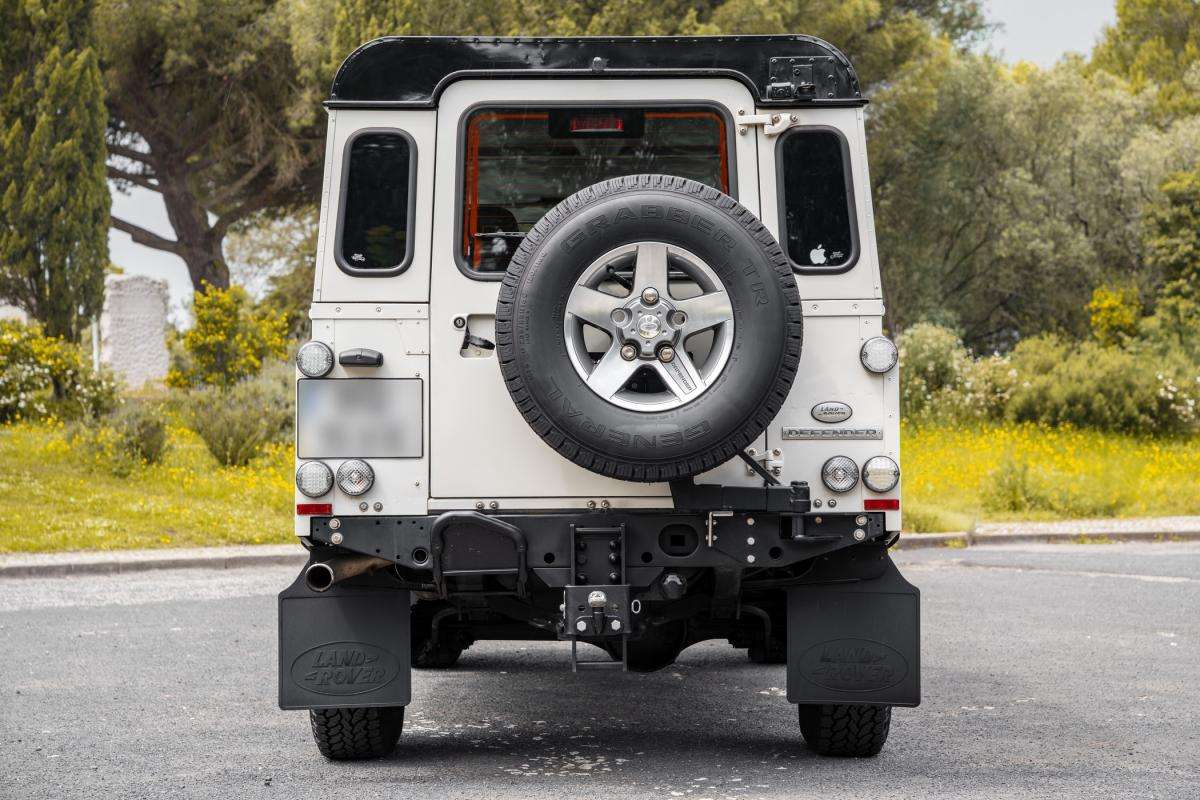 land-rover-defender-2009-diesel-2402cc
