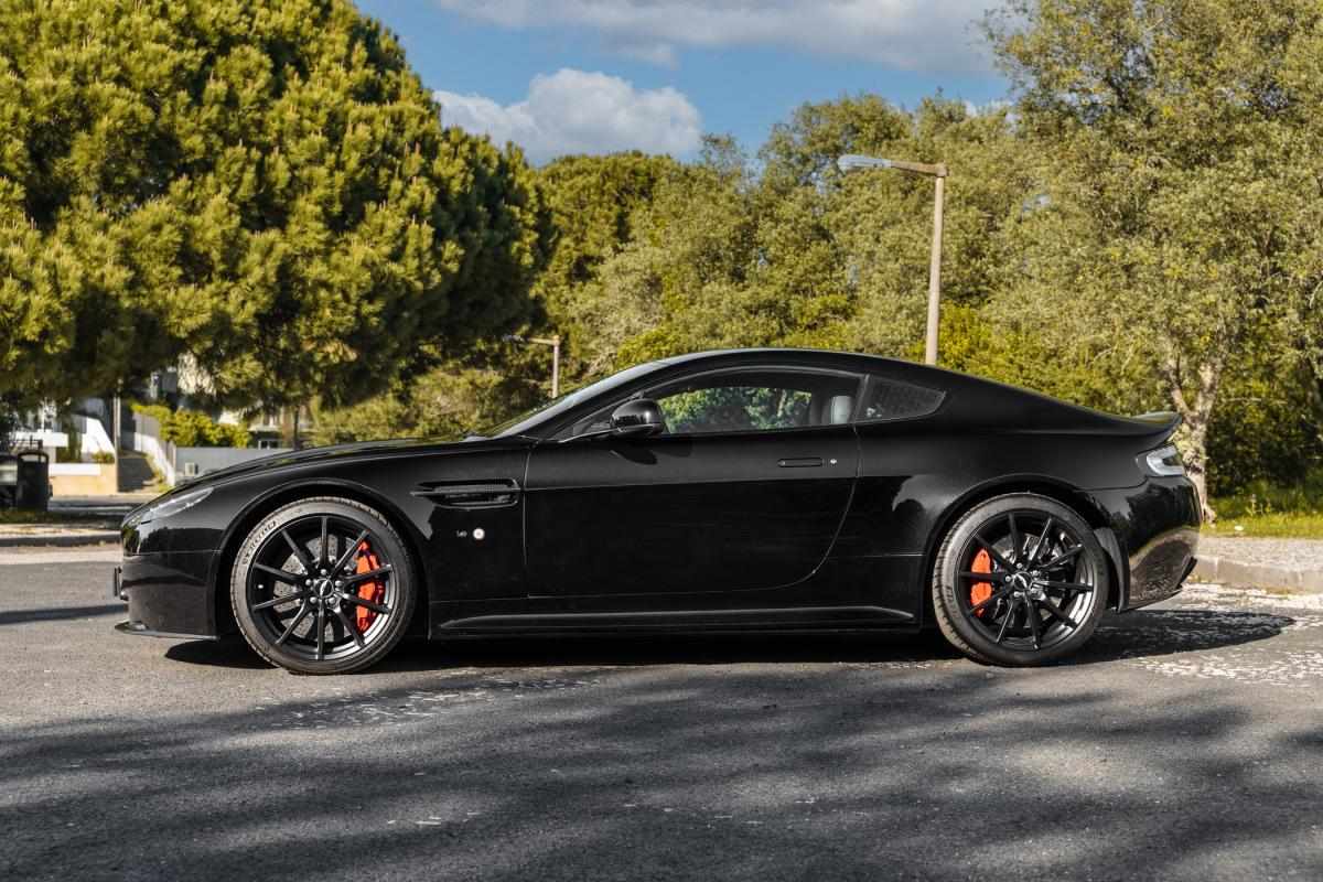 aston-martin-vantage-coupe-2018-gasolina-5935cc