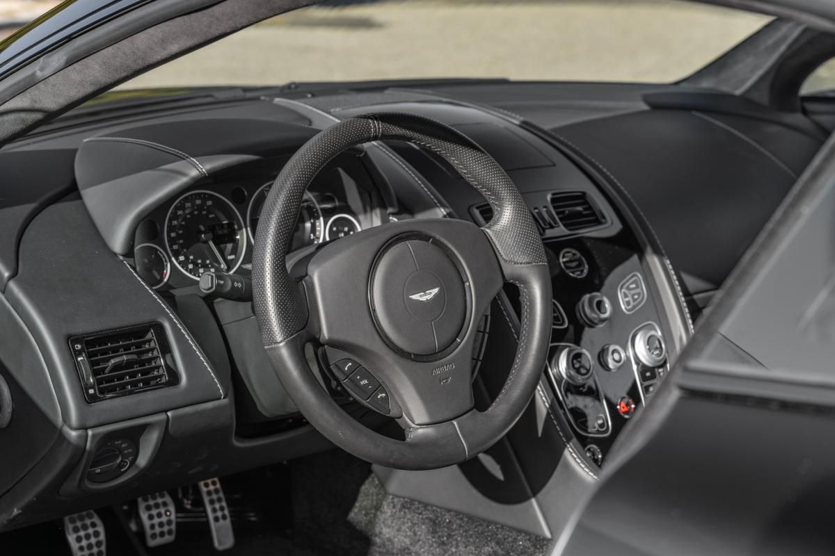 aston-martin-vantage-coupe-2018-gasolina-5935cc