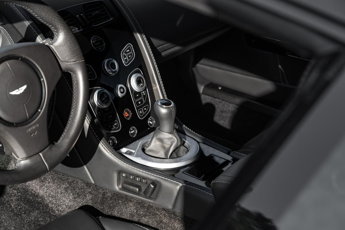 aston-martin-vantage-coupe-2018-gasolina-5935cc