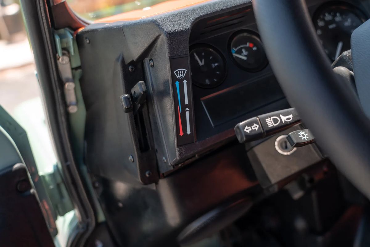 land-rover-defender-2006-diesel-2495cc