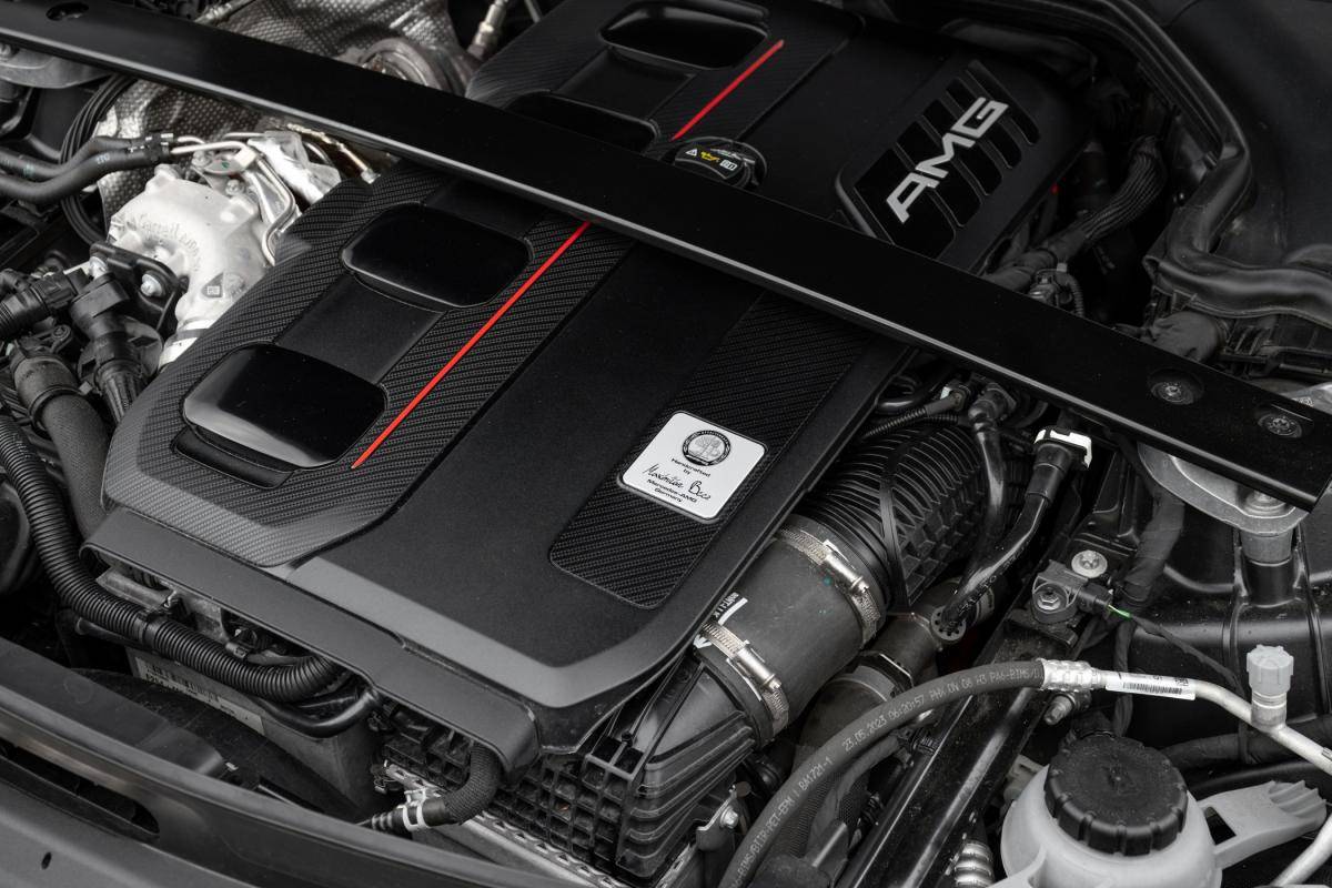 mercedes-benz-classe-c-2024-hibrido-a-gasolina-1991cc