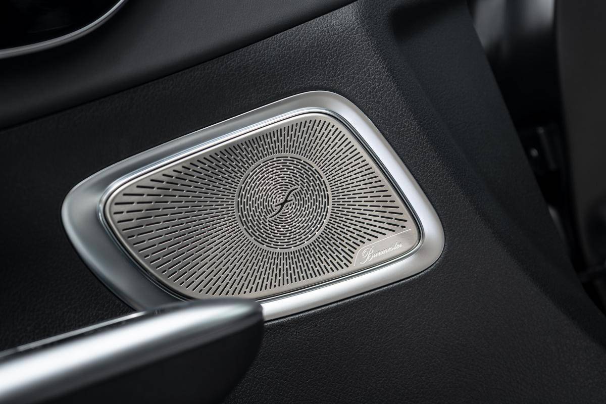 mercedes-benz-classe-c-2024-hibrido-a-gasolina-1991cc
