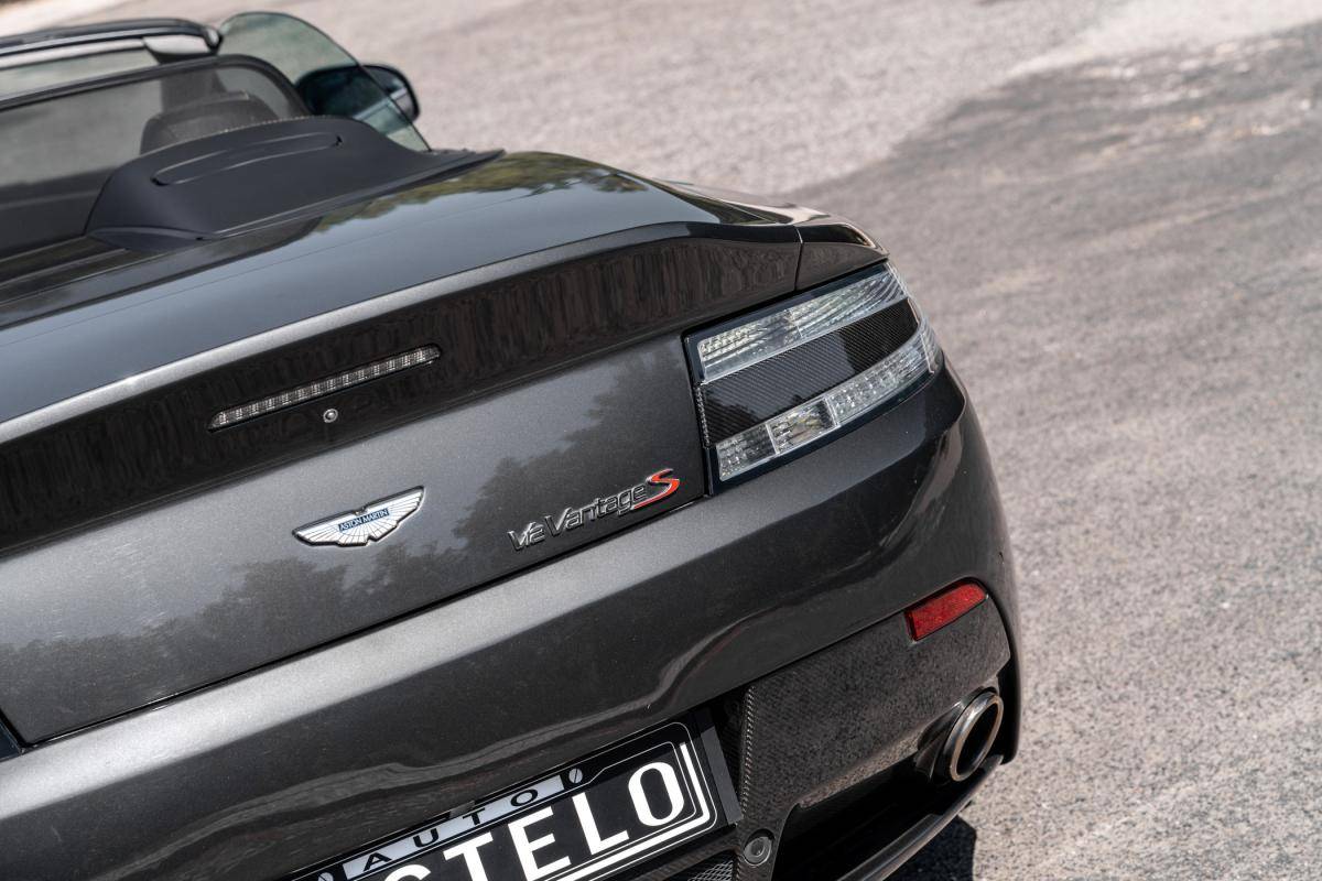 aston-martin-vantage-roadster-2015-gasolina-5935cc