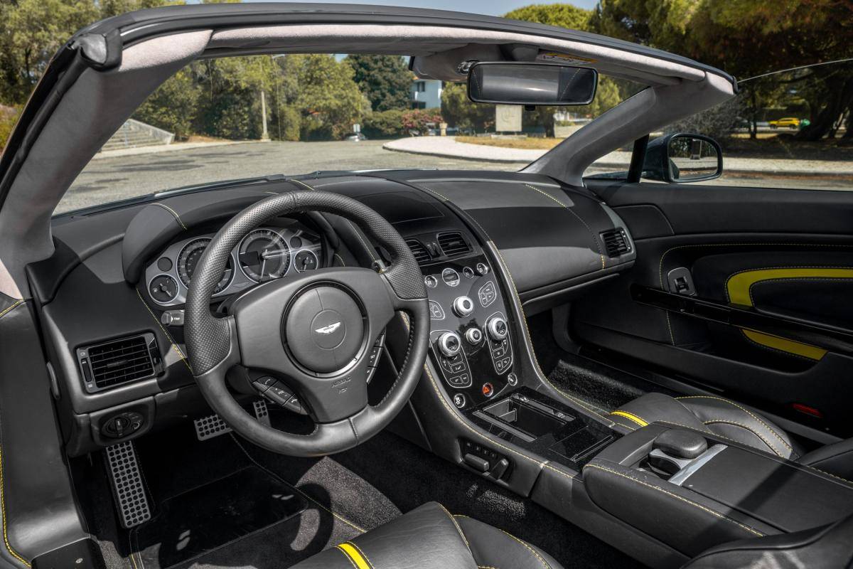 aston-martin-vantage-roadster-2015-gasolina-5935cc