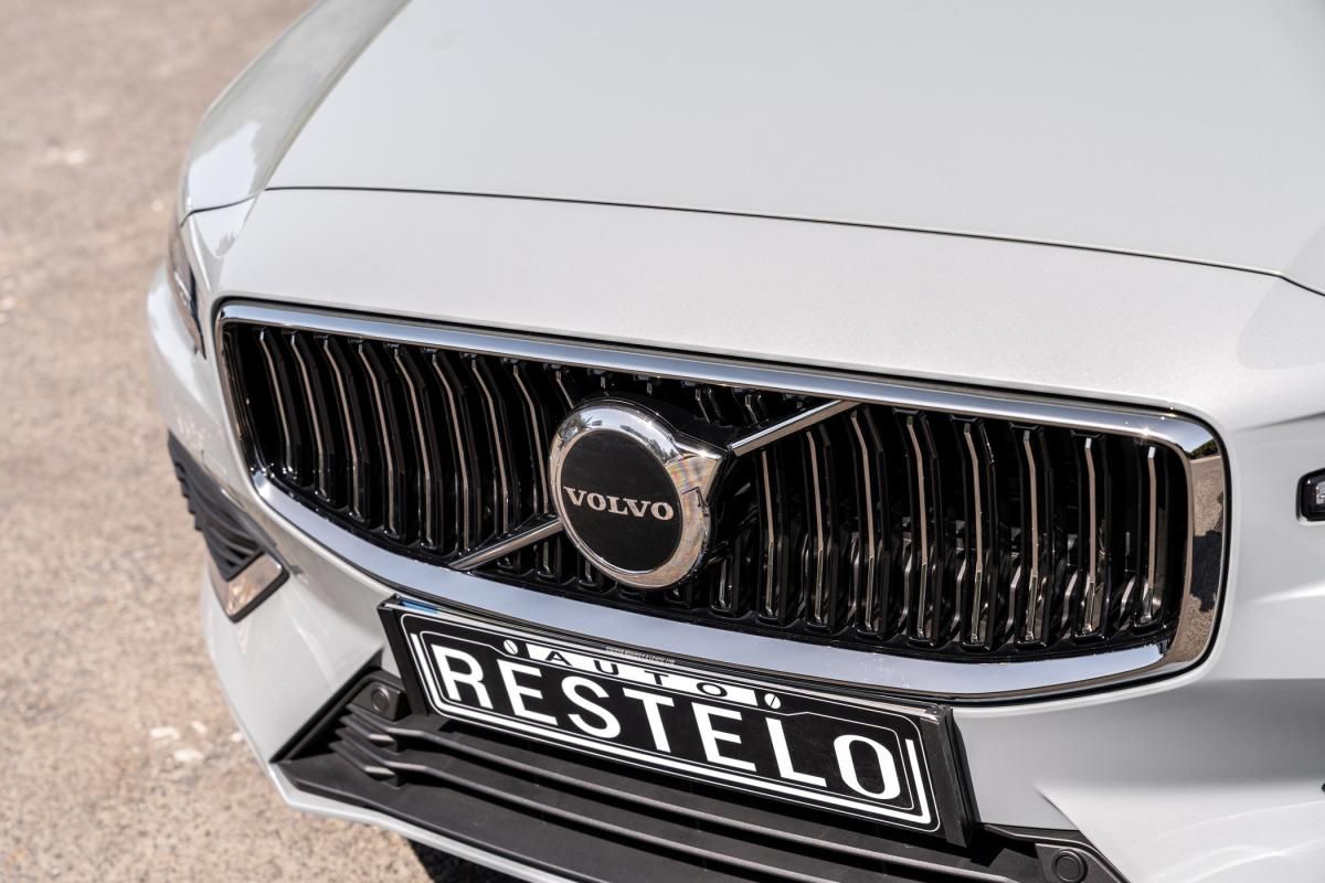volvo-v60-2024-hibrido-a-gasolina-1969cc
