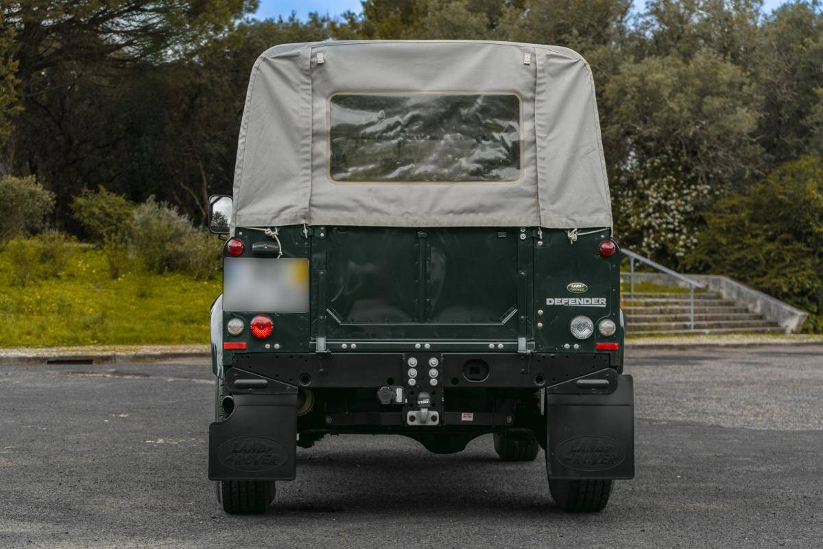 land-rover-defender-2010-diesel-2402cc