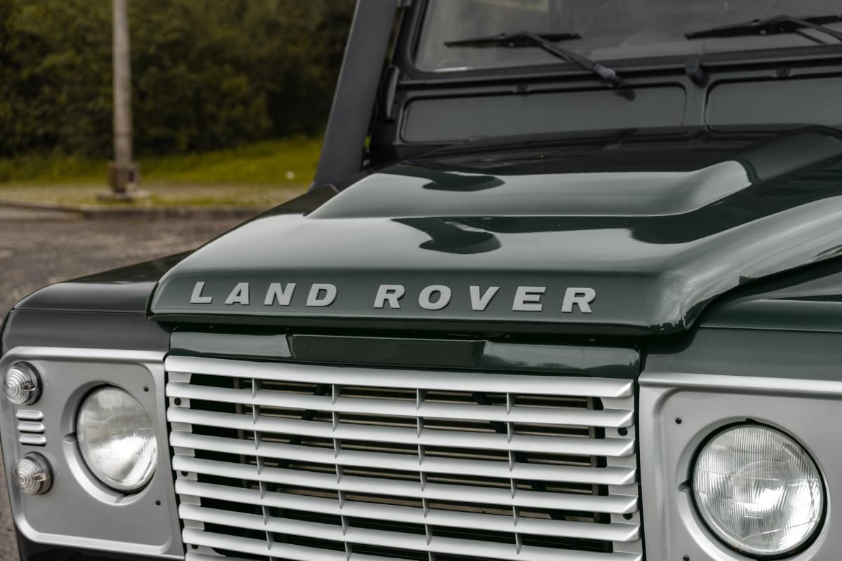 land-rover-defender-2010-diesel-2402cc