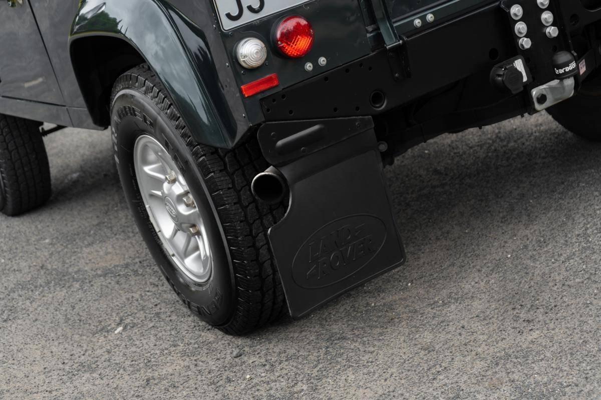 land-rover-defender-2010-diesel-2402cc
