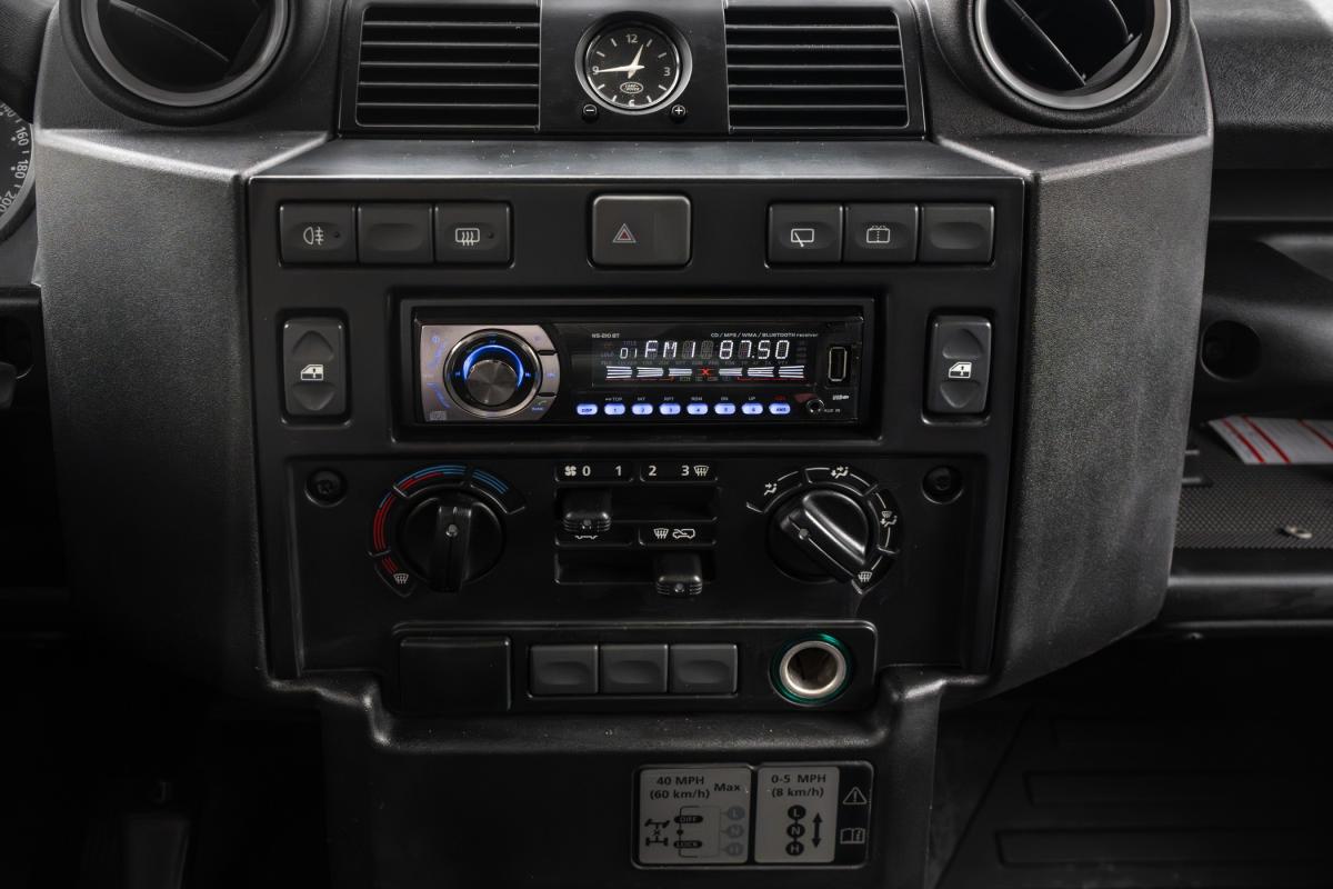 land-rover-defender-2010-diesel-2402cc