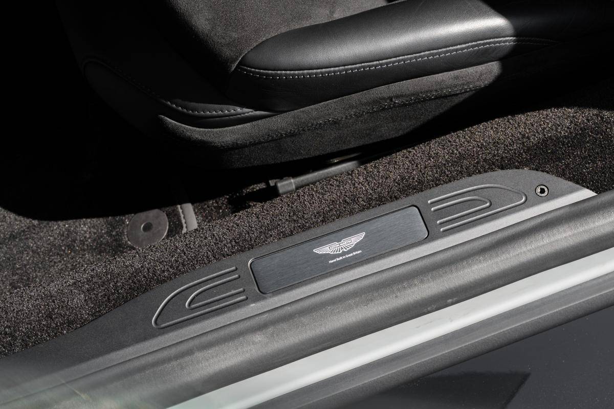 aston-martin-vantage-coupe-2024-gasolina-3982cc