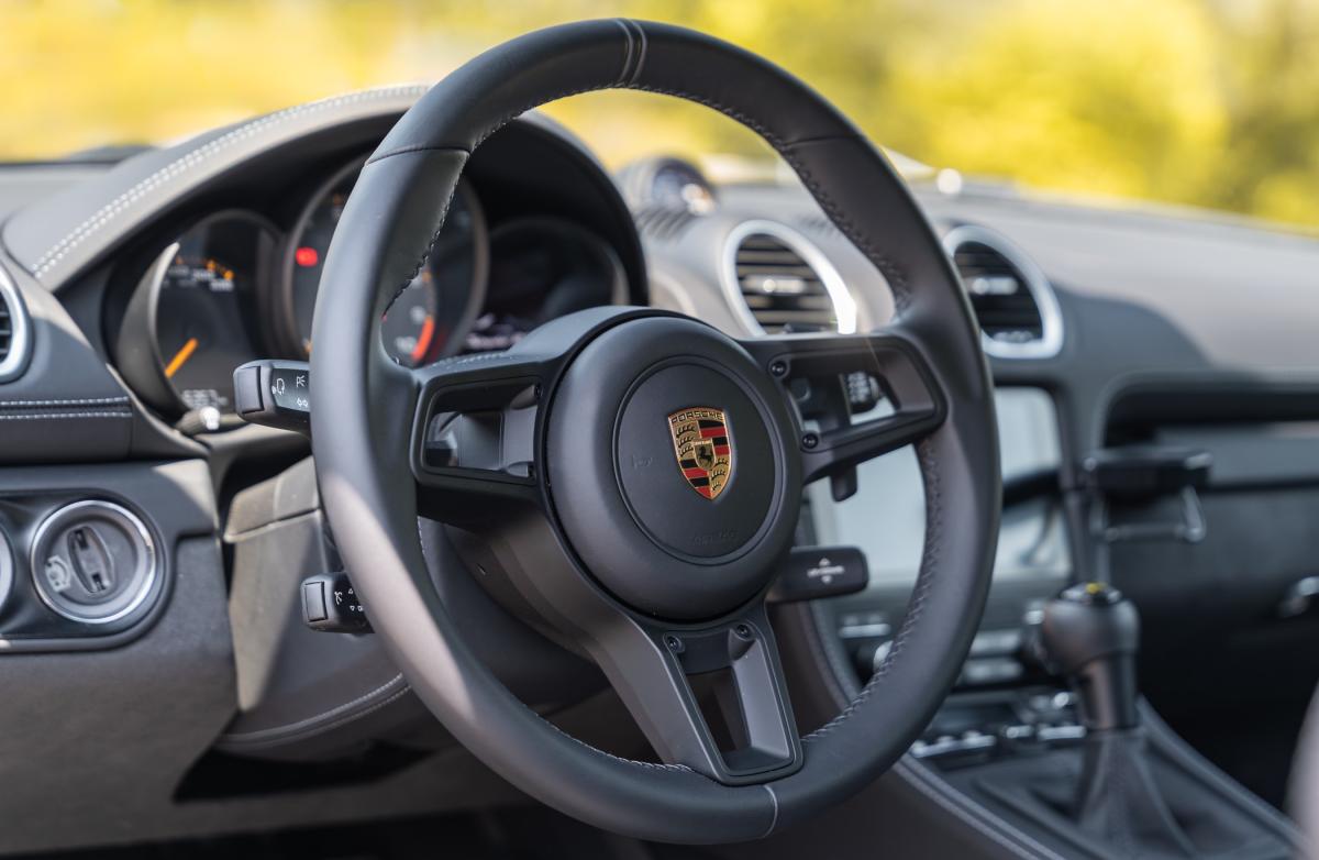 porsche-718-2024-gasolina-3996cc