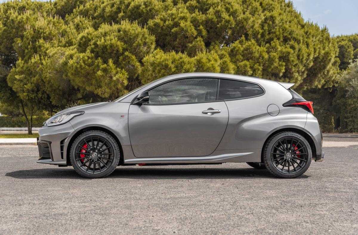 toyota-yaris-2024-gasolina-1618cc