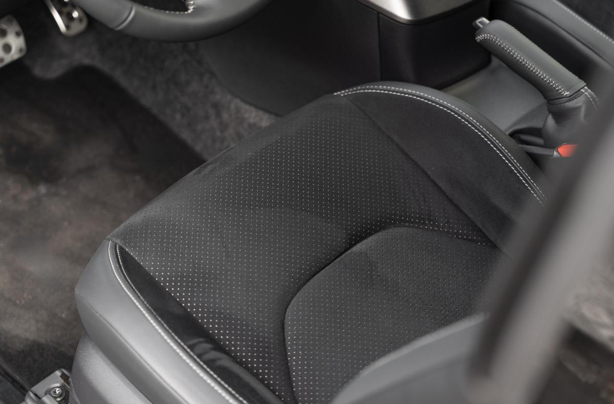 toyota-yaris-2024-gasolina-1618cc