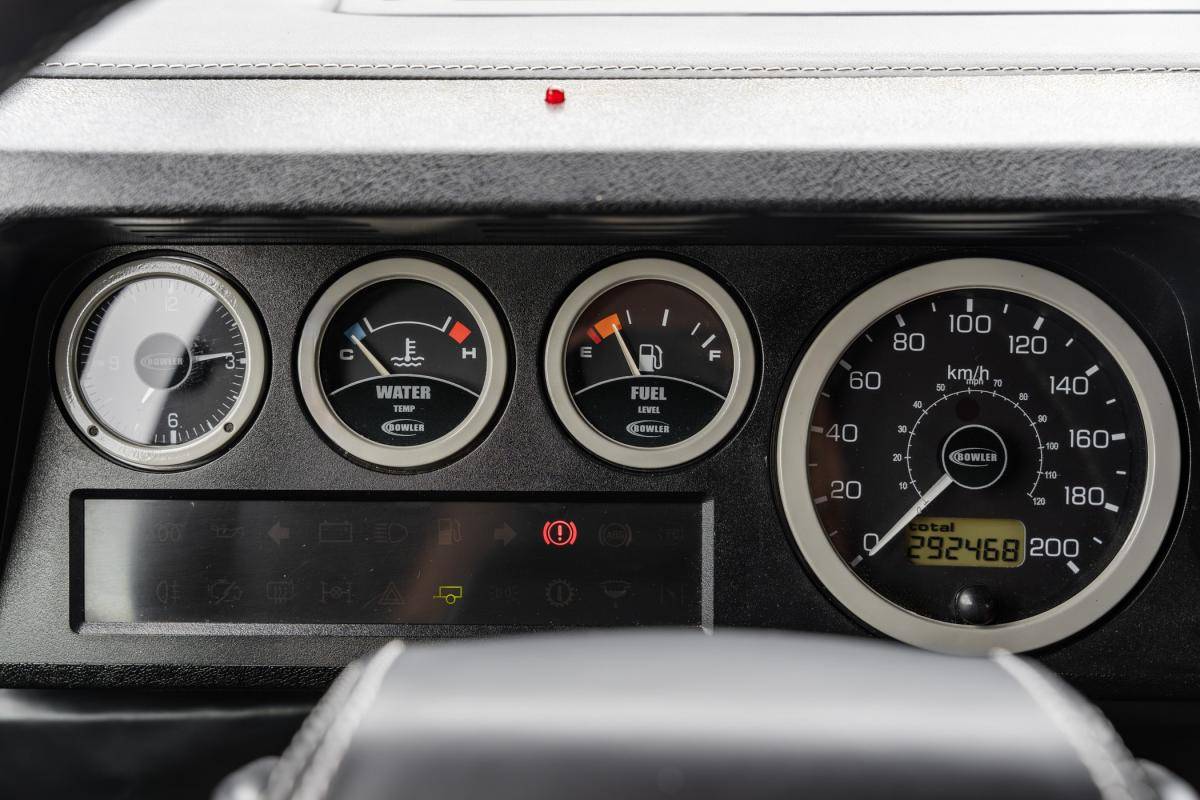 land-rover-defender-2001-diesel-2495cc