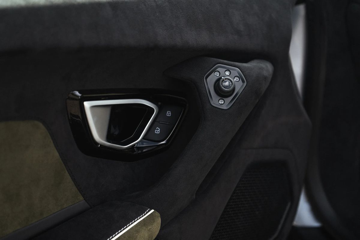 lamborghini-huracan-2023-gasolina-5204cc