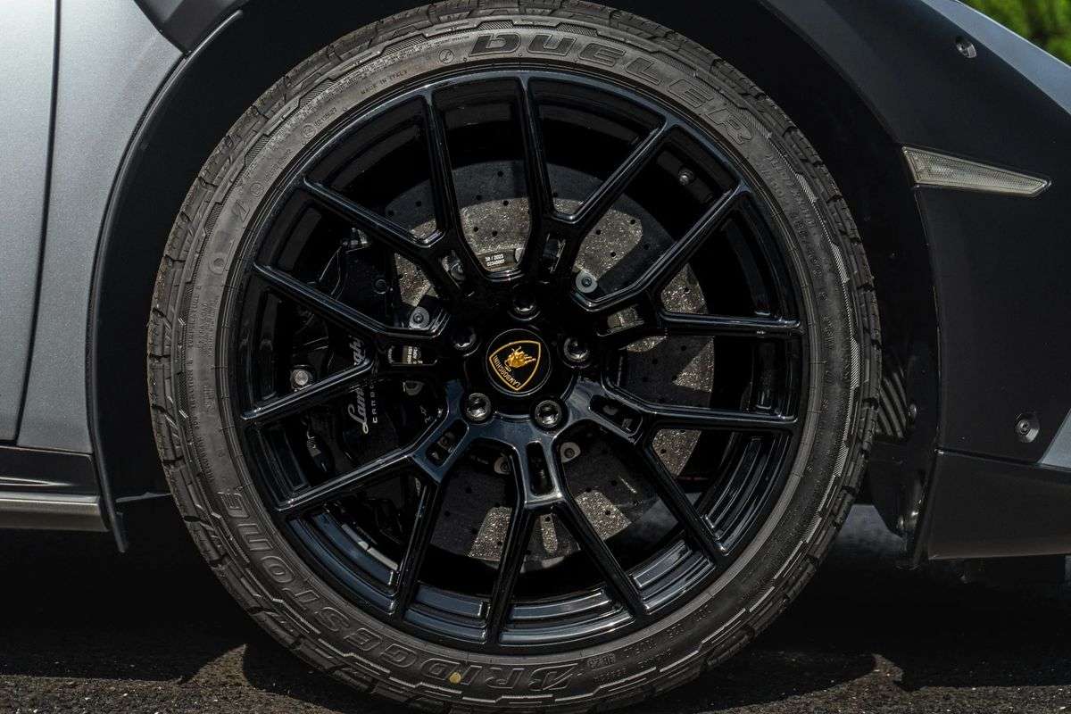 lamborghini-huracan-2023-gasolina-5204cc