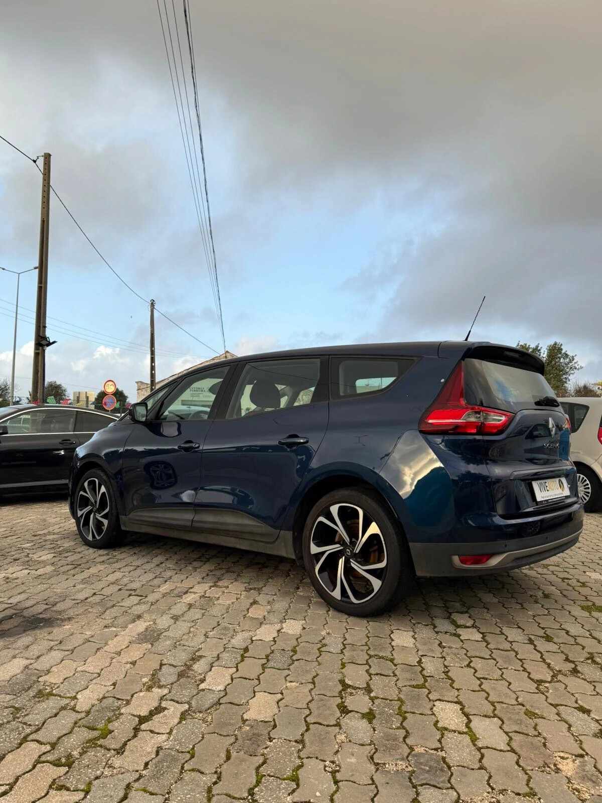 renault-scenic-2019-diesel-1800cc