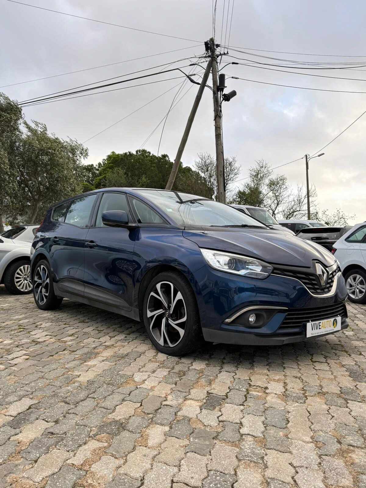 renault-scenic-2019-diesel-1800cc