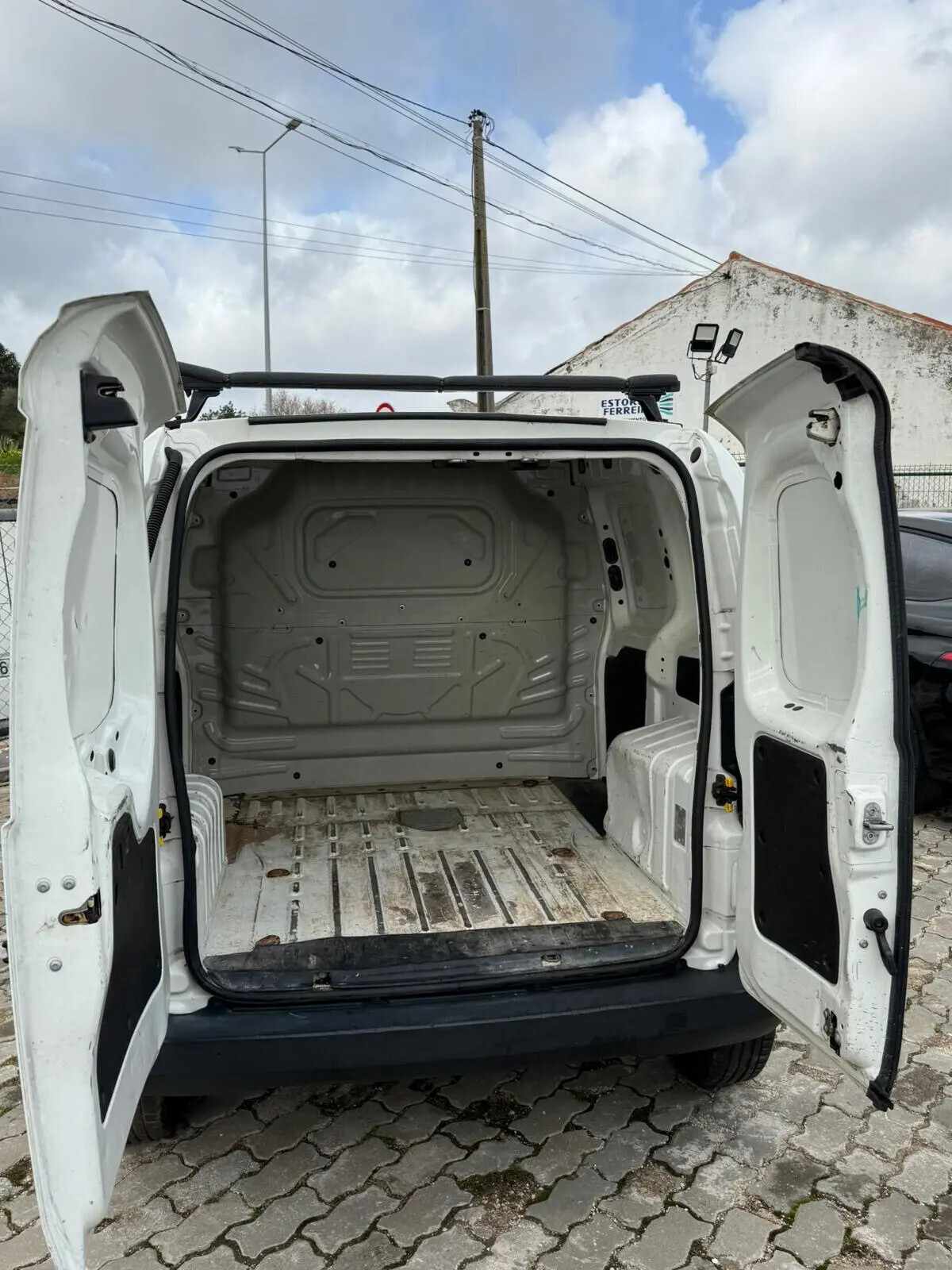 peugeot-bipper-2011-diesel-1300cc