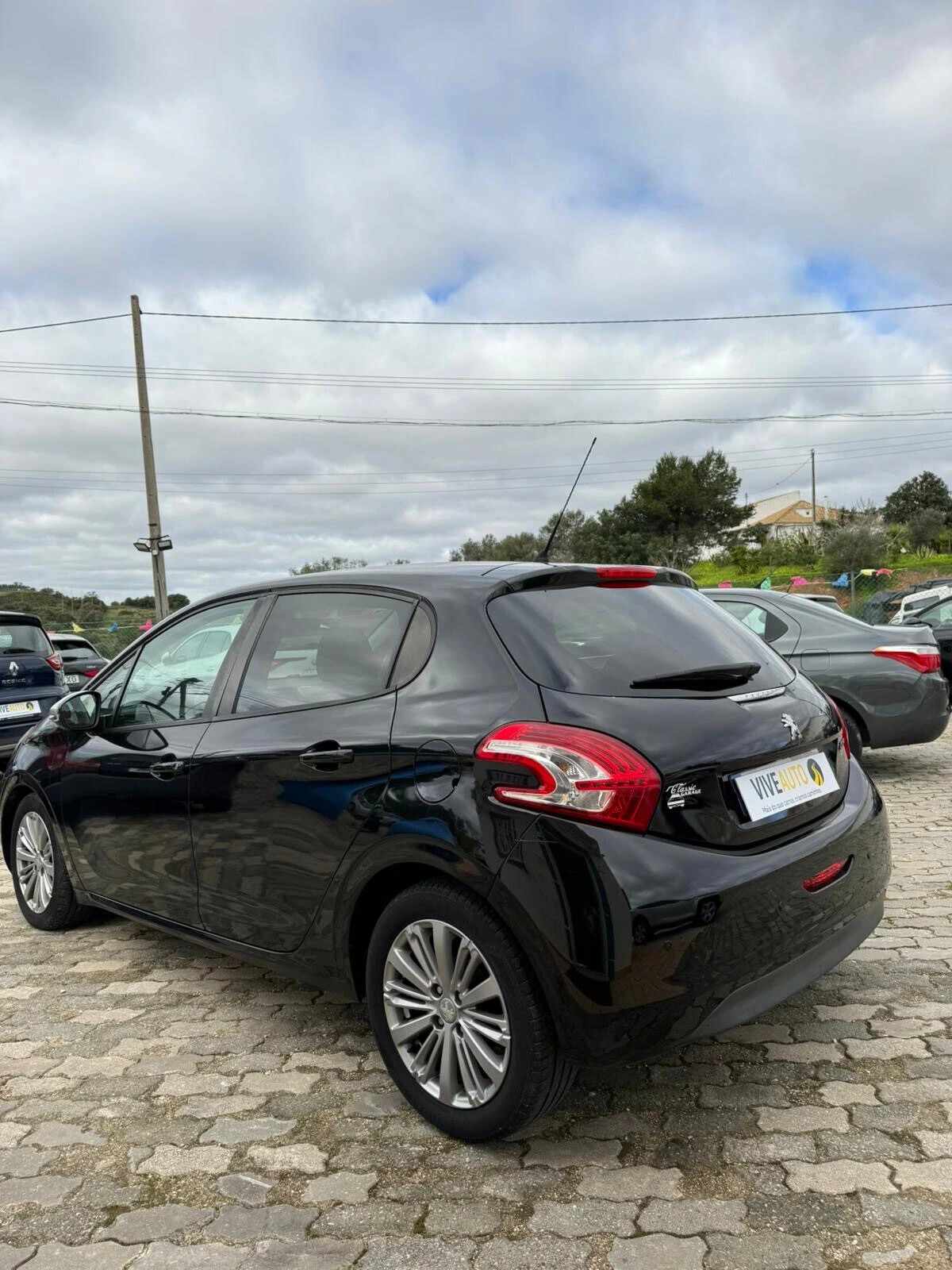 peugeot-208-2014-diesel-1398cc