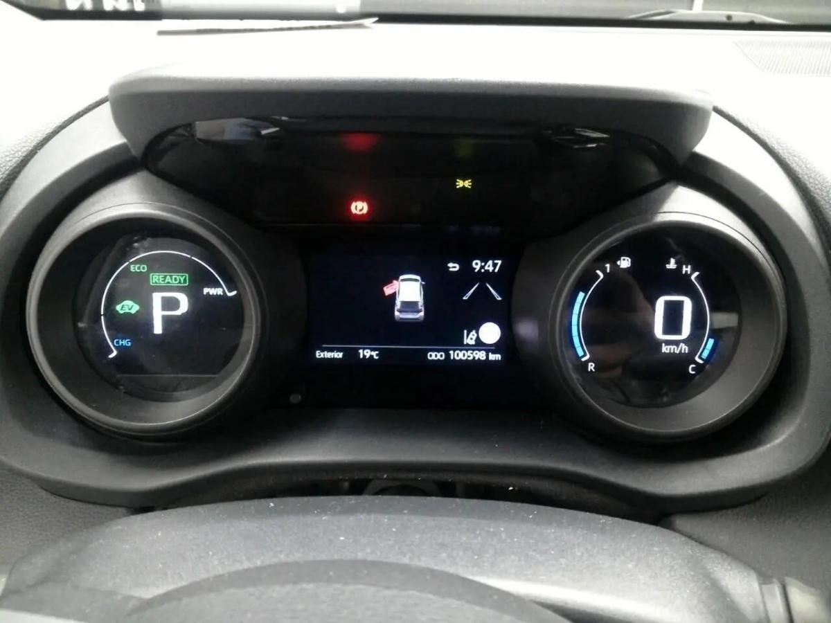 toyota-yaris-2021-hibrido-a-gasolina-1497cc