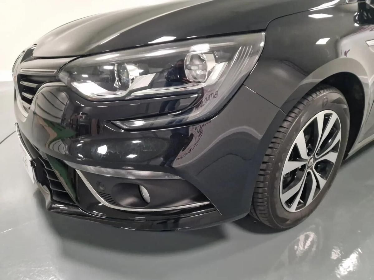 renault-megane-sport-tourer-2018-diesel-1461cc