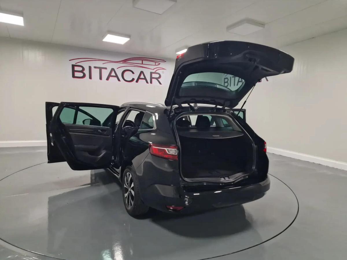 renault-megane-sport-tourer-2018-diesel-1461cc