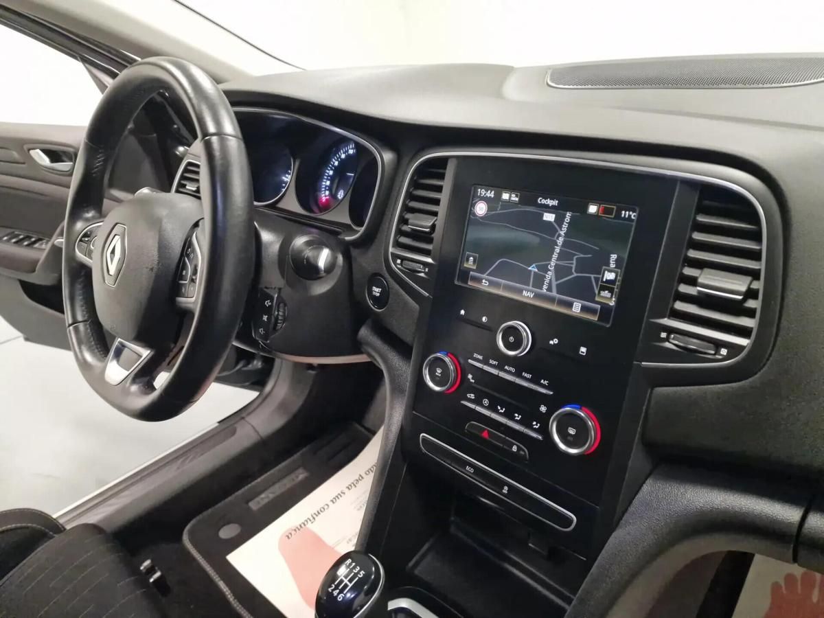 renault-megane-sport-tourer-2018-diesel-1461cc