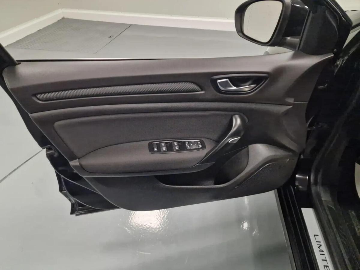 renault-megane-sport-tourer-2018-diesel-1461cc