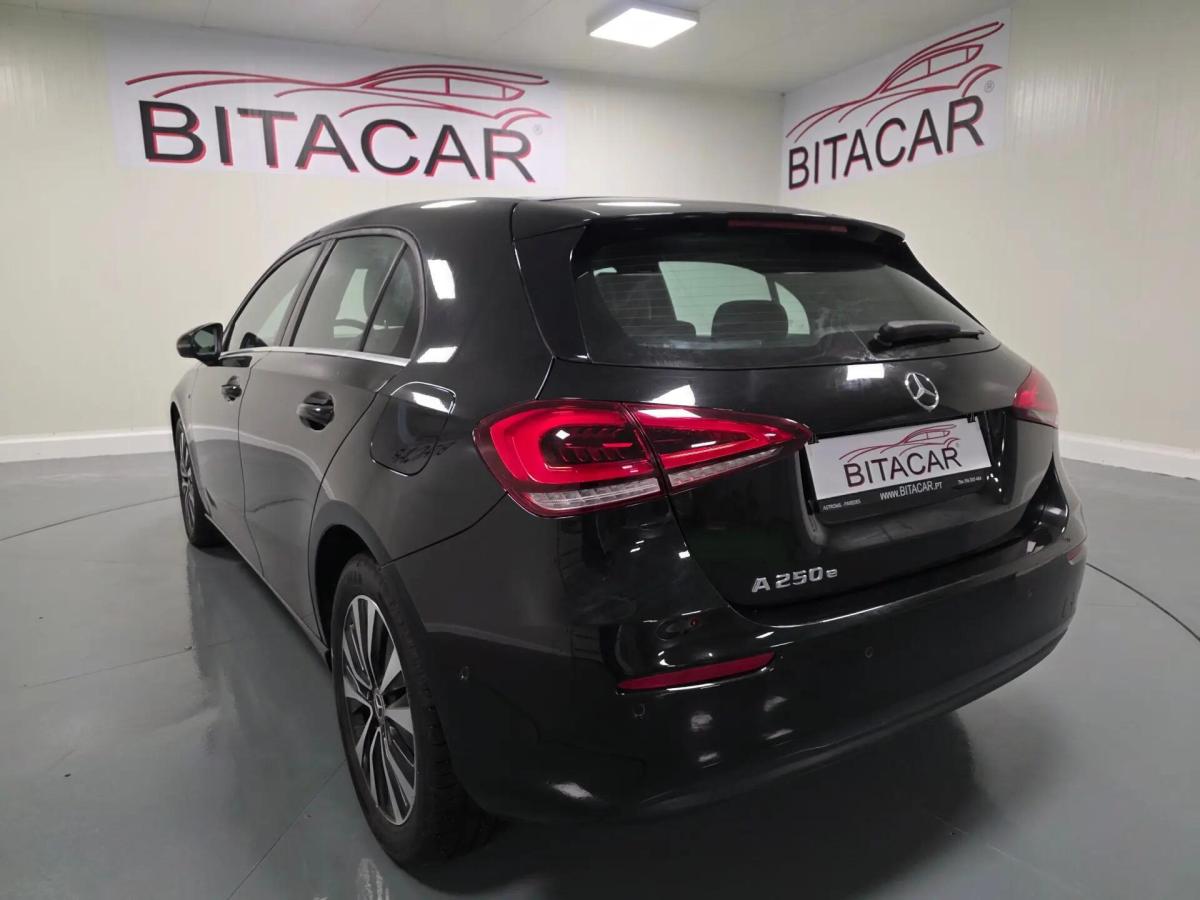 mercedes-benz-classe-a-2021-hibrido-a-gasolina-1332cc